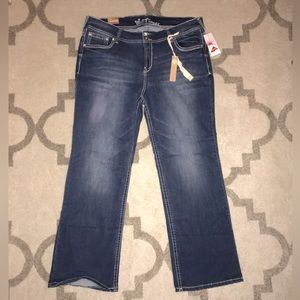 Wallflower Jeans - Vintage Collection - Luscious Curvy Bootcut - Embellished